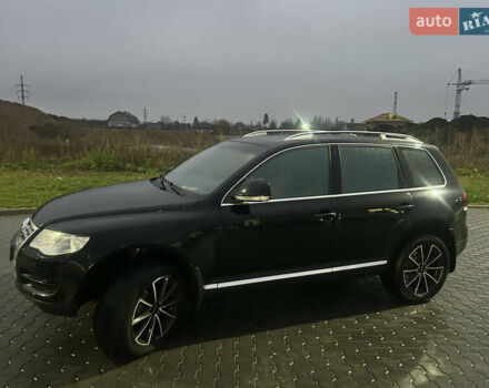 Черный Фольксваген Туарег, объемом двигателя 2.97 л и пробегом 159 тыс. км за 13800 $, фото 2 на Automoto.ua