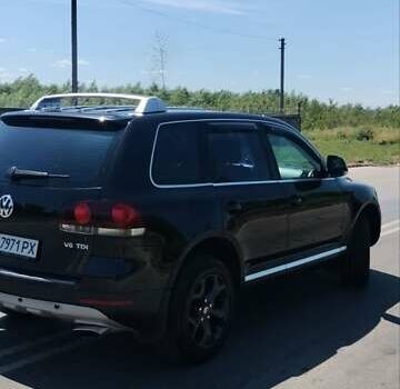 Черный Фольксваген Туарег, объемом двигателя 2.97 л и пробегом 344 тыс. км за 10950 $, фото 32 на Automoto.ua