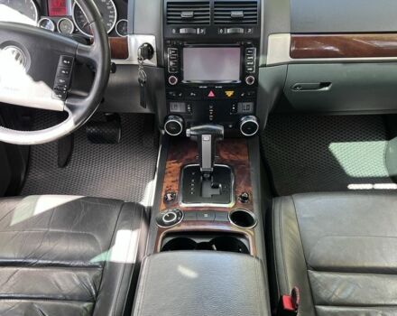 Черный Фольксваген Туарег, объемом двигателя 3.6 л и пробегом 242 тыс. км за 9500 $, фото 4 на Automoto.ua