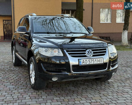 Черный Фольксваген Туарег, объемом двигателя 3 л и пробегом 314 тыс. км за 10500 $, фото 1 на Automoto.ua