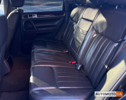 Черный Фольксваген Туарег, объемом двигателя 3 л и пробегом 452 тыс. км за 11000 $, фото 14 на Automoto.ua