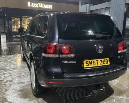 Черный Фольксваген Туарег, объемом двигателя 3 л и пробегом 340 тыс. км за 4500 $, фото 2 на Automoto.ua