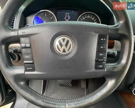 Черный Фольксваген Туарег, объемом двигателя 3 л и пробегом 360 тыс. км за 9800 $, фото 21 на Automoto.ua