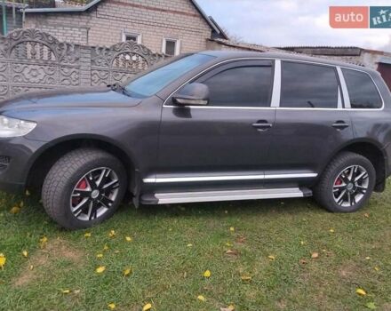 Черный Фольксваген Туарег, объемом двигателя 3 л и пробегом 300 тыс. км за 9300 $, фото 9 на Automoto.ua