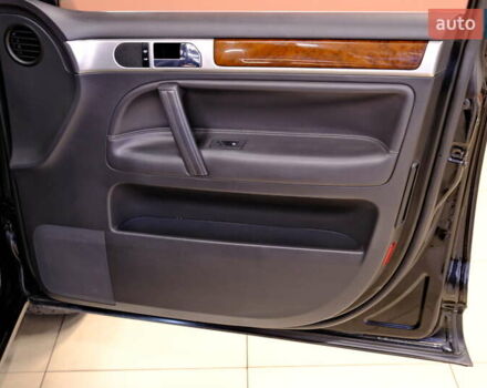 Черный Фольксваген Туарег, объемом двигателя 3.6 л и пробегом 182 тыс. км за 9900 $, фото 38 на Automoto.ua