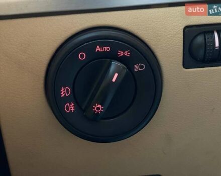 Черный Фольксваген Туарег, объемом двигателя 2.46 л и пробегом 296 тыс. км за 10290 $, фото 27 на Automoto.ua