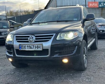 Чорний Фольксваген Туарег, об'ємом двигуна 3 л та пробігом 340 тис. км за 10900 $, фото 2 на Automoto.ua