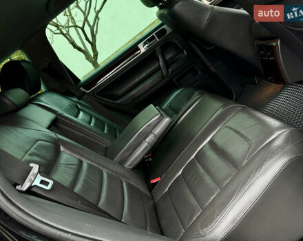 Черный Фольксваген Туарег, объемом двигателя 3 л и пробегом 280 тыс. км за 11700 $, фото 23 на Automoto.ua