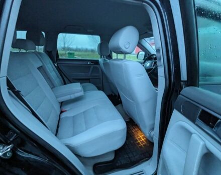 Черный Фольксваген Туарег, объемом двигателя 0 л и пробегом 300 тыс. км за 5816 $, фото 9 на Automoto.ua