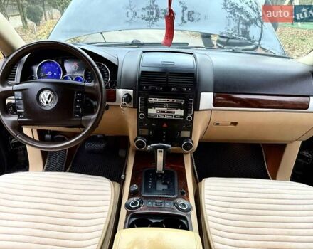 Черный Фольксваген Туарег, объемом двигателя 3 л и пробегом 203 тыс. км за 10999 $, фото 5 на Automoto.ua