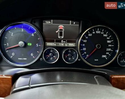 Черный Фольксваген Туарег, объемом двигателя 3 л и пробегом 203 тыс. км за 10999 $, фото 1 на Automoto.ua