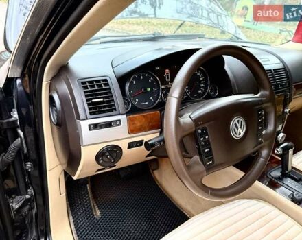 Черный Фольксваген Туарег, объемом двигателя 3 л и пробегом 203 тыс. км за 10999 $, фото 6 на Automoto.ua