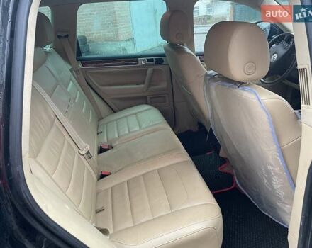 Черный Фольксваген Туарег, объемом двигателя 2.97 л и пробегом 348 тыс. км за 12500 $, фото 12 на Automoto.ua