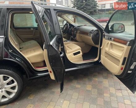 Черный Фольксваген Туарег, объемом двигателя 2.97 л и пробегом 348 тыс. км за 12500 $, фото 11 на Automoto.ua