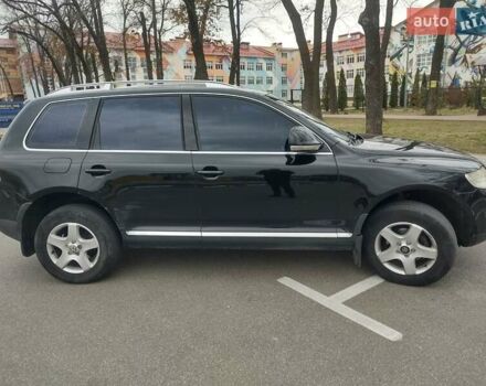 Черный Фольксваген Туарег, объемом двигателя 2.5 л и пробегом 294 тыс. км за 10800 $, фото 2 на Automoto.ua