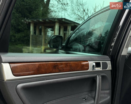 Черный Фольксваген Туарег, объемом двигателя 3 л и пробегом 280 тыс. км за 11700 $, фото 25 на Automoto.ua