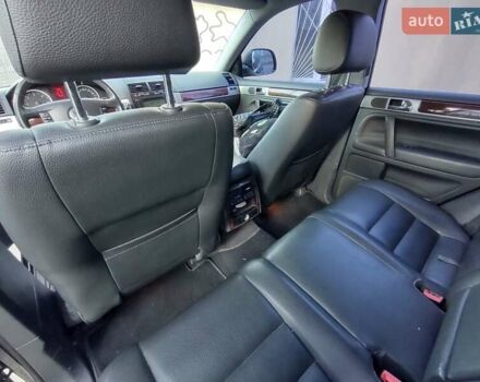 Черный Фольксваген Туарег, объемом двигателя 2.5 л и пробегом 294 тыс. км за 10800 $, фото 14 на Automoto.ua