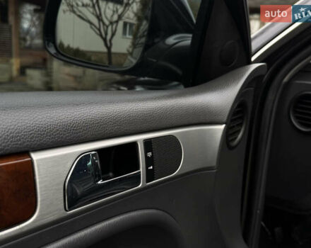 Черный Фольксваген Туарег, объемом двигателя 3 л и пробегом 280 тыс. км за 11700 $, фото 27 на Automoto.ua