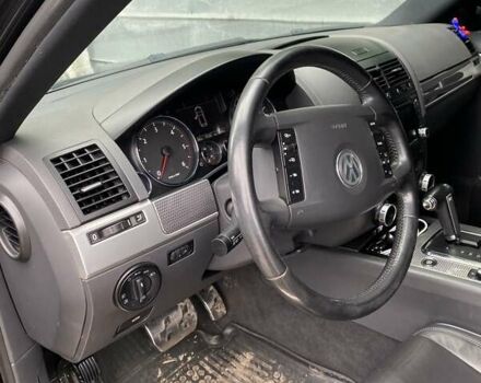 Черный Фольксваген Туарег, объемом двигателя 2.97 л и пробегом 286 тыс. км за 13350 $, фото 4 на Automoto.ua