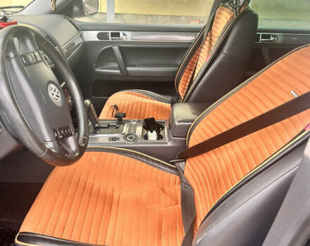 Черный Фольксваген Туарег, объемом двигателя 2.97 л и пробегом 308 тыс. км за 12500 $, фото 7 на Automoto.ua