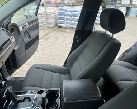 Чорний Фольксваген Туарег, об'ємом двигуна 3 л та пробігом 250 тис. км за 6999 $, фото 14 на Automoto.ua