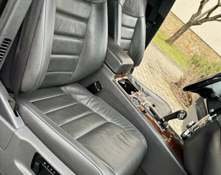 Черный Фольксваген Туарег, объемом двигателя 3 л и пробегом 280 тыс. км за 11700 $, фото 36 на Automoto.ua