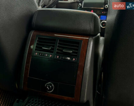 Черный Фольксваген Туарег, объемом двигателя 3 л и пробегом 280 тыс. км за 11700 $, фото 24 на Automoto.ua