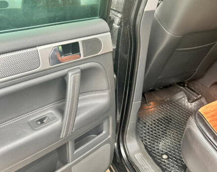 Черный Фольксваген Туарег, объемом двигателя 2.97 л и пробегом 308 тыс. км за 12500 $, фото 5 на Automoto.ua