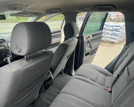 Чорний Фольксваген Туарег, об'ємом двигуна 3 л та пробігом 250 тис. км за 6999 $, фото 12 на Automoto.ua