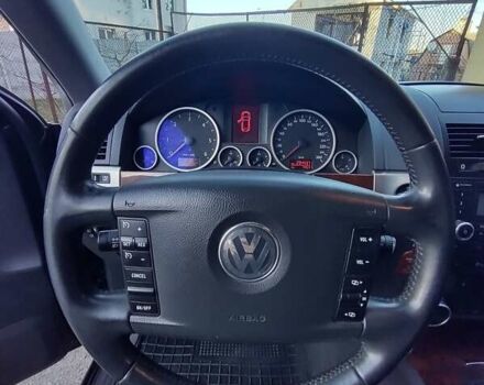 Черный Фольксваген Туарег, объемом двигателя 2.5 л и пробегом 294 тыс. км за 10800 $, фото 9 на Automoto.ua