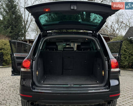 Черный Фольксваген Туарег, объемом двигателя 3 л и пробегом 280 тыс. км за 11700 $, фото 20 на Automoto.ua