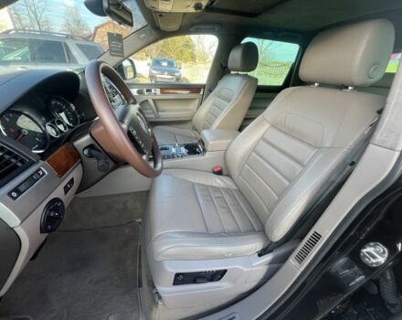 Черный Фольксваген Туарег, объемом двигателя 3 л и пробегом 264 тыс. км за 11799 $, фото 7 на Automoto.ua