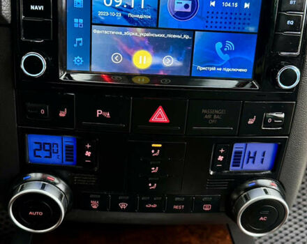 Черный Фольксваген Туарег, объемом двигателя 3 л и пробегом 280 тыс. км за 11700 $, фото 44 на Automoto.ua