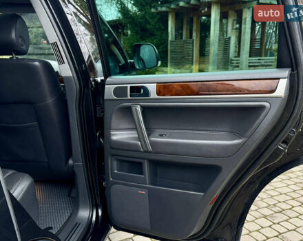 Черный Фольксваген Туарег, объемом двигателя 3 л и пробегом 280 тыс. км за 11700 $, фото 47 на Automoto.ua