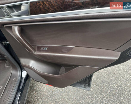 Черный Фольксваген Туарег, объемом двигателя 3 л и пробегом 130 тыс. км за 16300 $, фото 48 на Automoto.ua