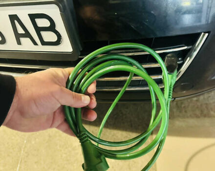 Черный Фольксваген Туарег, объемом двигателя 2.97 л и пробегом 400 тыс. км за 16000 $, фото 27 на Automoto.ua