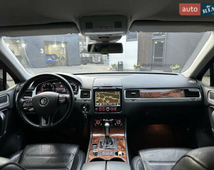 Чорний Фольксваген Туарег, об'ємом двигуна 2.97 л та пробігом 355 тис. км за 17500 $, фото 11 на Automoto.ua