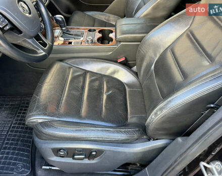 Черный Фольксваген Туарег, объемом двигателя 2.97 л и пробегом 267 тыс. км за 18700 $, фото 23 на Automoto.ua