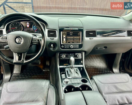 Черный Фольксваген Туарег, объемом двигателя 2.97 л и пробегом 257 тыс. км за 15800 $, фото 19 на Automoto.ua