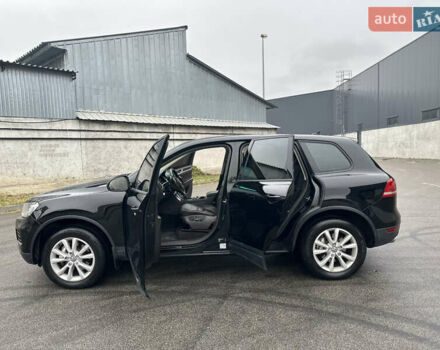 Чорний Фольксваген Туарег, об'ємом двигуна 3 л та пробігом 130 тис. км за 16900 $, фото 23 на Automoto.ua