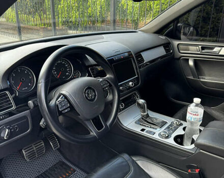 Чорний Фольксваген Туарег, об'ємом двигуна 2.97 л та пробігом 340 тис. км за 18500 $, фото 25 на Automoto.ua