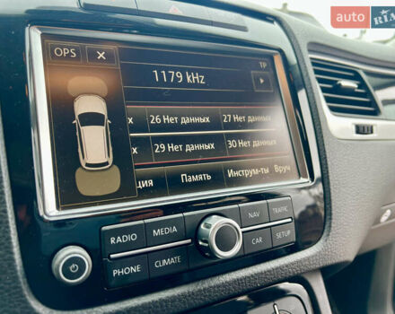 Черный Фольксваген Туарег, объемом двигателя 2.97 л и пробегом 257 тыс. км за 16000 $, фото 14 на Automoto.ua