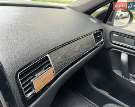 Черный Фольксваген Туарег, объемом двигателя 2.97 л и пробегом 356 тыс. км за 15900 $, фото 34 на Automoto.ua