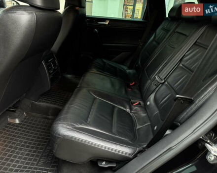 Черный Фольксваген Туарег, объемом двигателя 2.97 л и пробегом 356 тыс. км за 15900 $, фото 15 на Automoto.ua