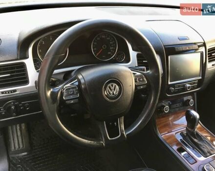 Фольксваген Туарег 2010 в Ровно на Automoto.ua Черный Фольксваген Туарег, объемом двигателя 2.97 л и пробегом 390 тыс. км за 15500 $, фото 35 на Automoto.ua