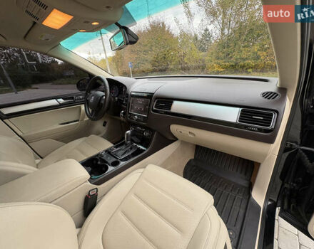 Фольксваген Туарег 2010 в Староконстантинов на Automoto.ua Черный Фольксваген Туарег, объемом двигателя 3 л и пробегом 150 тыс. км за 17800 $, фото 14 на Automoto.ua