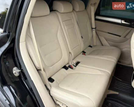 Чорний Фольксваген Туарег, об'ємом двигуна 3 л та пробігом 150 тис. км за 17500 $, фото 19 на Automoto.ua