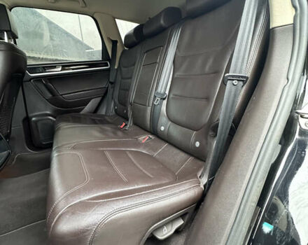 Чорний Фольксваген Туарег, об'ємом двигуна 3 л та пробігом 130 тис. км за 16900 $, фото 53 на Automoto.ua