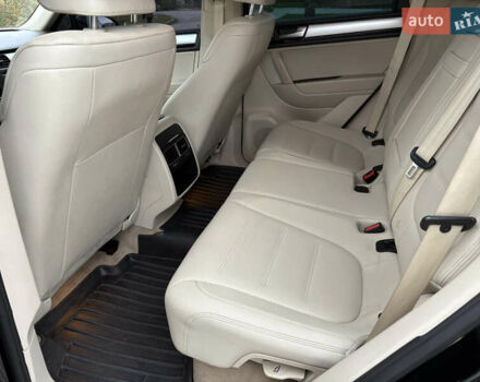 Фольксваген Туарег 2010 в Староконстантинов на Automoto.ua Черный Фольксваген Туарег, объемом двигателя 3 л и пробегом 150 тыс. км за 17800 $, фото 31 на Automoto.ua