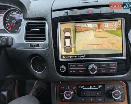 Черный Фольксваген Туарег, объемом двигателя 2.97 л и пробегом 320 тыс. км за 17500 $, фото 2 на Automoto.ua